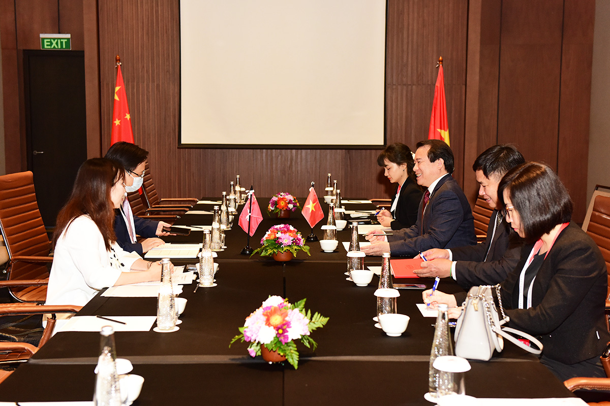  Phó Tổng cục trưởng TCDL Hà Văn Siêu gặp gỡ đoàn công tác Trung Quốc